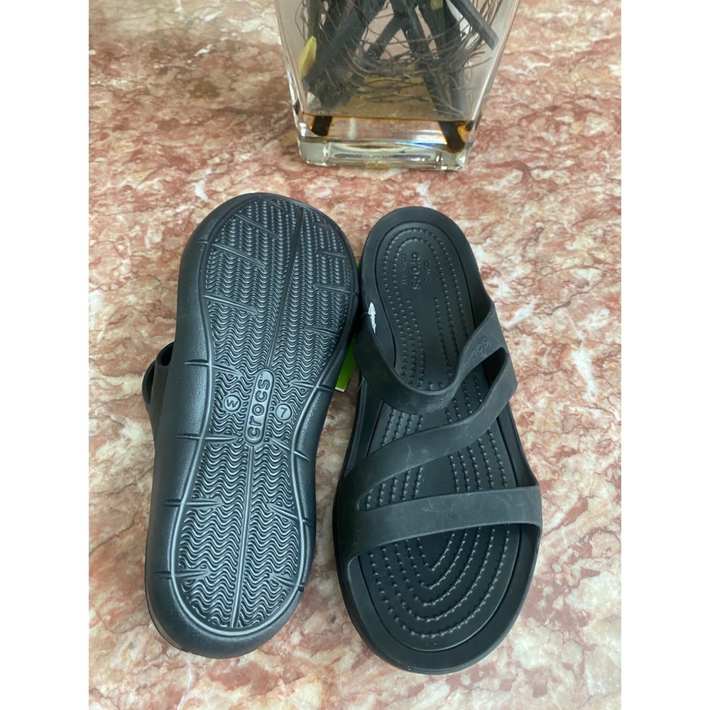 NWT Crocs Swiftwater Women's Black Slip-On Comfort Slide Sandals Size 7 - Picture 9 of 9